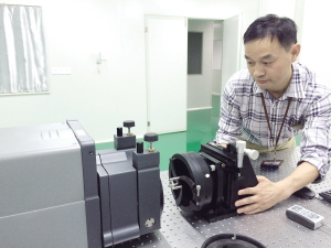 曹雪官：实现光学元件亚纳米标准