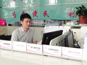 张锋引导社区居民自我管理