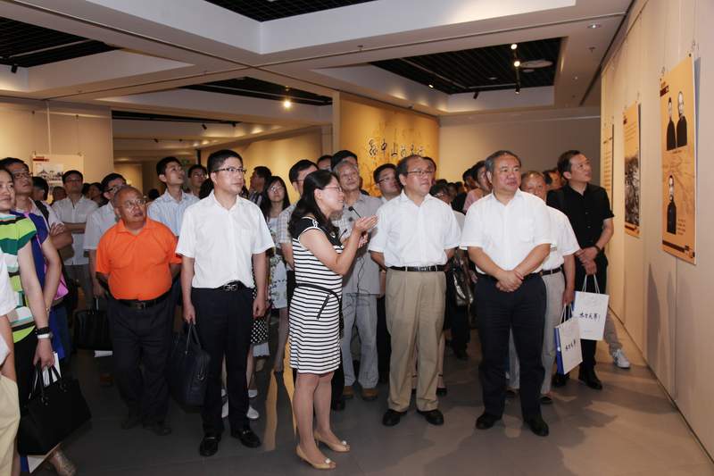 “孙中山的足迹”图片展在太仓市博物馆开幕