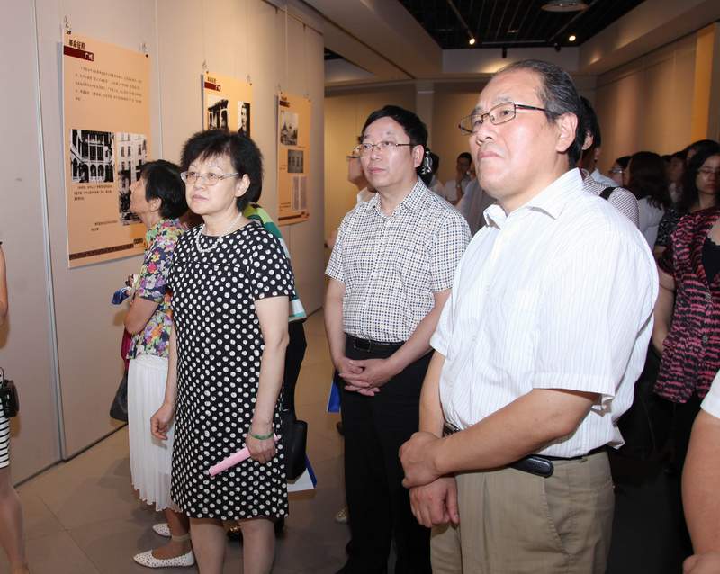 “孙中山的足迹”图片展在太仓市博物馆开幕