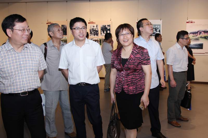 “孙中山的足迹”图片展在太仓市博物馆开幕