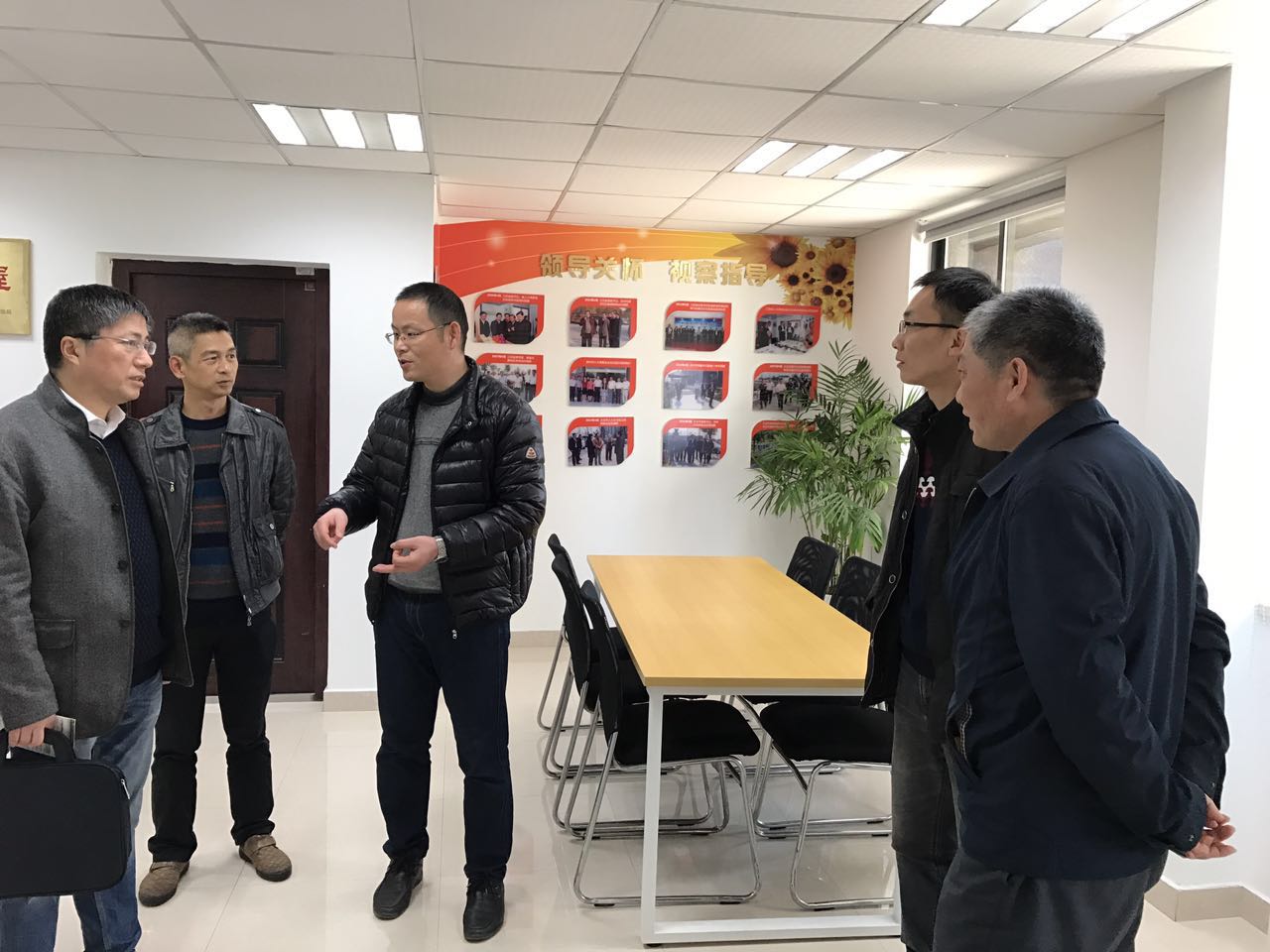 民革太仓市委政协民革界别组委员调研我市村级经济发展情况