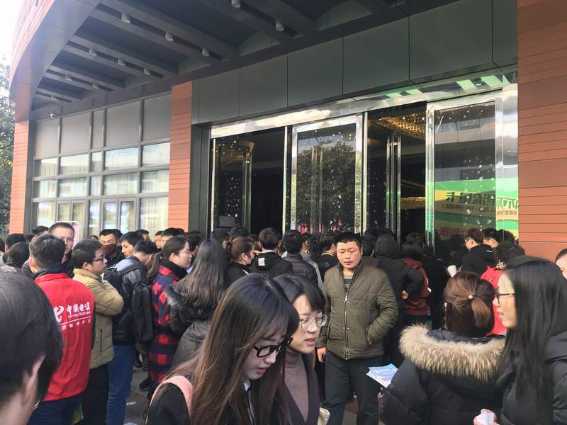 人才“挤挤”——太仓市2018春季招聘会线下招聘会圆满落幕