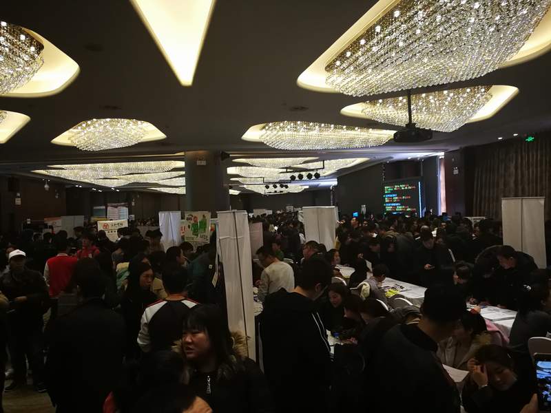 人才“挤挤”——太仓市2018春季招聘会线下招聘会圆满落幕