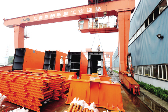 江苏恩纳斯重工机械有限公司建桥设备运往韩国 
